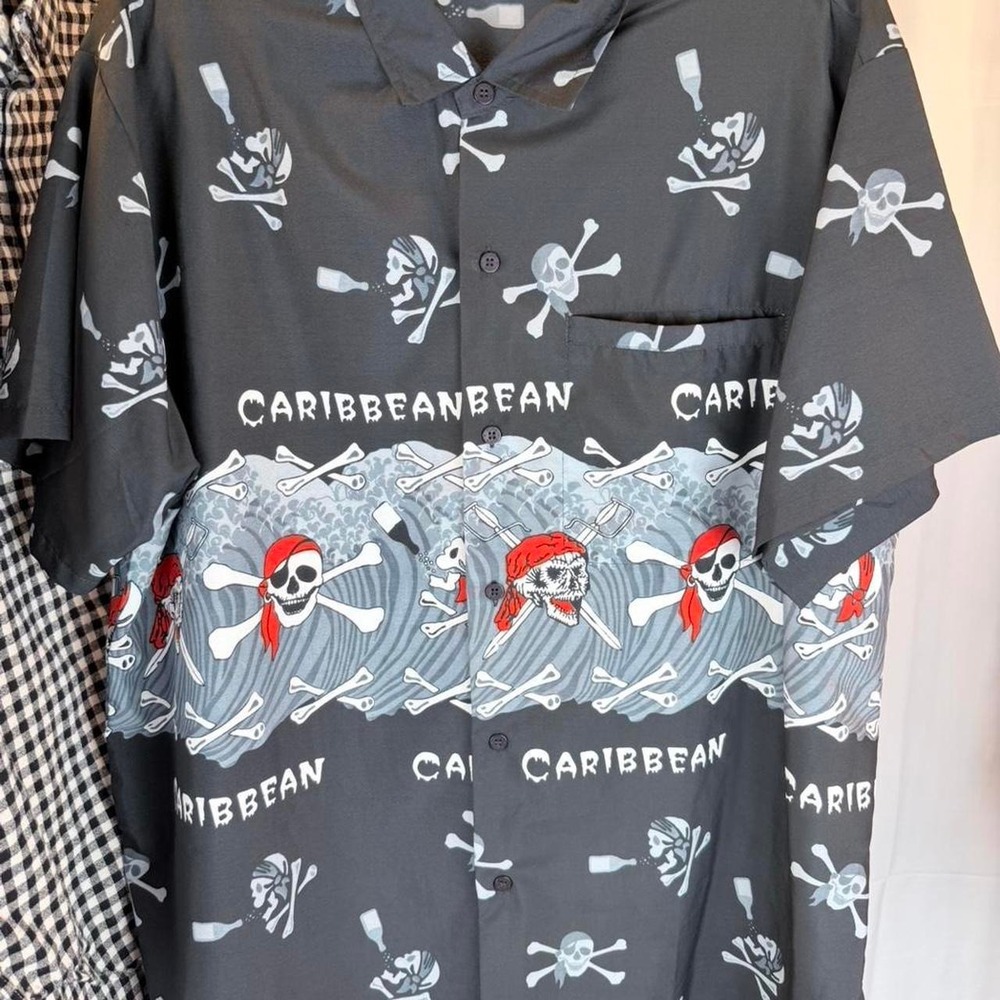 Rima Beachworld Men's Caribbean Pirate Skull Crossbones Button Down Black L